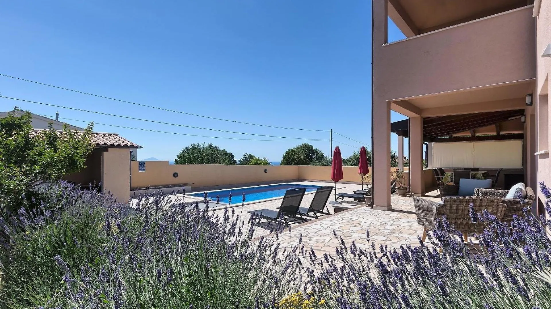 Ferienhaus Mit Privatpool Fuer 8 Personen Ca 157 Qm In Peruski, Istrien Bucht Von Rasa
